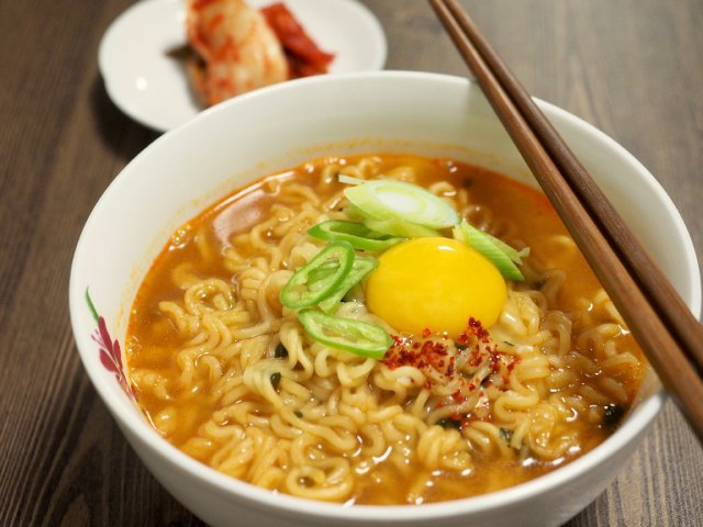 license : https://www.crowdpic.net/photo/%EC%9A%94%EB%A6%AC-%EC%8B%9D%EC%82%AC-%EB%9D%BC%EB%A9%B4-%EC%9D%8C%EC%8B%9D-%EB%B0%B0%EA%B2%BD-1684108&tn=normal